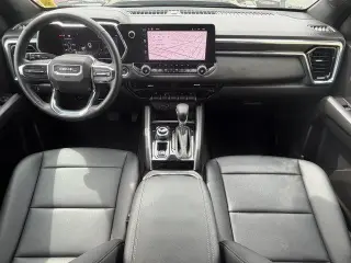 GMC Canyon 2025 4x4 Elevation Cabina tripulada 4 puertas Cajón corto de 5 pies