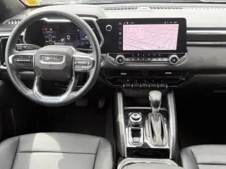 GMC Canyon 2025 4x4 Elevation Cabina tripulada 4 puertas Cajón corto de 5 pies