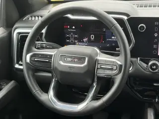 GMC Canyon 2025 4x4 Elevation Cabina tripulada 4 puertas Cajón corto de 5 pies