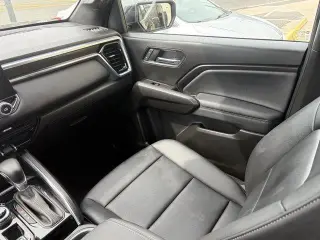 GMC Canyon 2025 4x4 Elevation Cabina tripulada 4 puertas Cajón corto de 5 pies