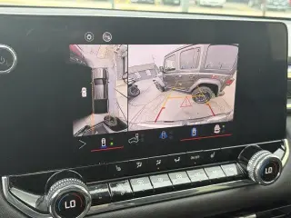 GMC Canyon 2025 4x4 Elevation Cabina tripulada 4 puertas Cajón corto de 5 pies
