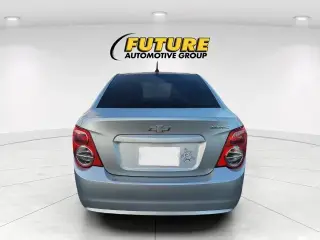 Chevrolet Sonic 2012 LS 4dr Sedan con 2LS