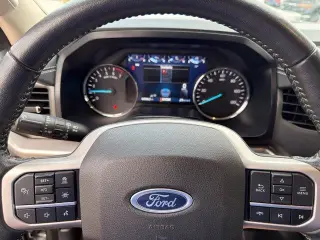 Ford Expedition 2023 4x2 XLT 4dr SUV