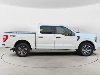 Ford F-150 2023 4x4 XL 4dr SuperCrew 5.5 ft. SB