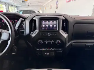 Chevrolet Silverado 1500 2021 4x4 Custom 4 puertas Doble Cabina 6.6 pies SB