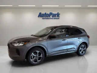 Ford Escape 2024 con tracción en las cuatro ruedas ST-Line 4dr SUV