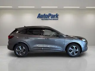 Ford Escape 2024 con tracción en las cuatro ruedas ST-Line 4dr SUV