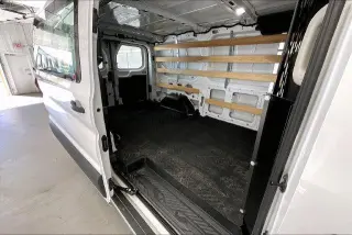Ford Transit 2025 250 3puertas SWB Techo Bajo Furgón de carga