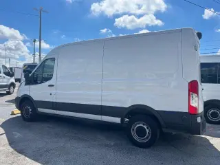 Ford Transit 2023 250 3dr LWB Techo Medio Cargo Van
