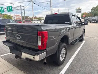 Ford F-250 Super Duty 2019 4x4 XLT Cabina Completa 4 puertas Pickup de 6.8 pies