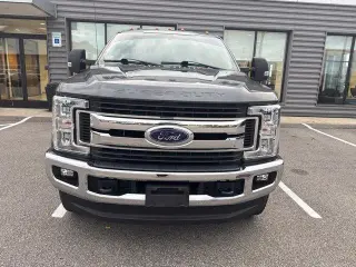 Ford F-250 Super Duty 2019 4x4 XLT Cabina Completa 4 puertas Pickup de 6.8 pies