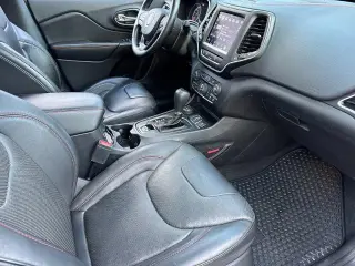 Jeep Cherokee 2019 4x4 Trailhawk 4dr SUV
