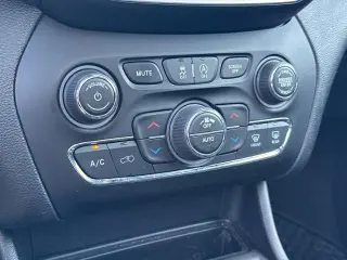 Jeep Cherokee 2019 4x4 Trailhawk 4dr SUV