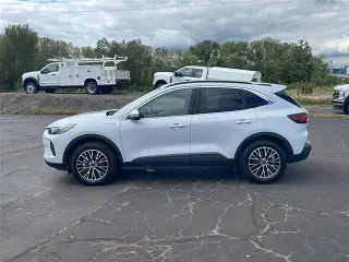 Ford Escape híbrido enchufable 2026 PHEV SUV 4 puertas