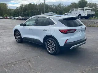 Ford Escape híbrido enchufable 2026 PHEV SUV 4 puertas