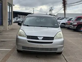 2005 Toyota Sienna LE