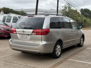 2005 Toyota Sienna LE