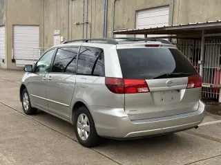 2005 Toyota Sienna LE