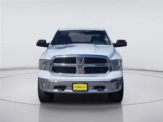 Ram 1500 Classic 2019 4x4 Warlock 4p Cabaína de Tripulación 5.5 pies BA Camioneta