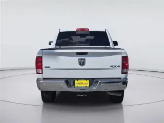 Ram 1500 Classic 2019 4x4 Warlock 4p Cabaína de Tripulación 5.5 pies BA Camioneta