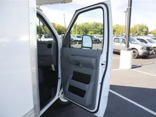 Ford E-Series 2024 E-350 SD 2 puertas entre ejes 138 pulgadas SRW chasis partido