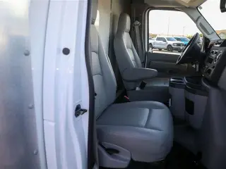 Ford E-Series 2024 E-350 SD 2 puertas entre ejes 138 pulgadas SRW chasis partido