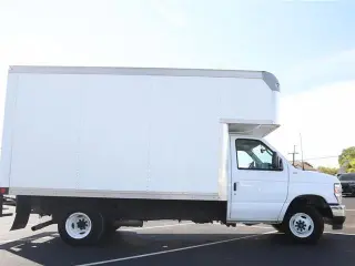 Ford E-Series 2024 E-350 SD 2 puertas entre ejes 138 pulgadas SRW chasis partido