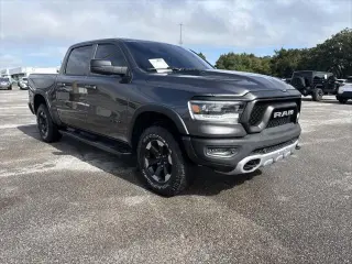 Ram 1500 2020 4x4 Rebel 4 puertas Crew Cab 5.6 ft. SB Pickup