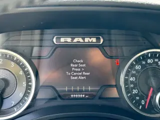 Ram 1500 2024 4x2 Laramie 4p Cab Crew 5.6 ft. SB Pickup