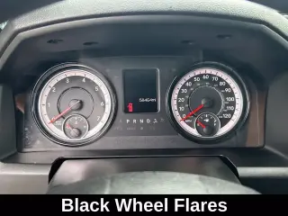 Ram 1500 Clásico 2024 4x4 SLT 4dr Crew Cab 5.5 ft. SB Camioneta