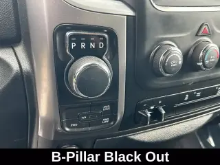 Ram 1500 Clásico 2024 4x4 SLT 4dr Crew Cab 5.5 ft. SB Camioneta