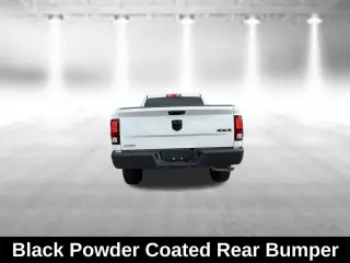 Ram 1500 Clásico 2024 4x4 SLT 4dr Crew Cab 5.5 ft. SB Camioneta