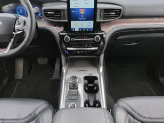 Ford Explorer 2022 AWD Platinum 4dr SUV