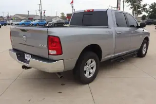 Ram 1500 Clásico 2020 4x4 SLT 4p. Cabina de Tripulación 6.3 pies de BAS Camioneta