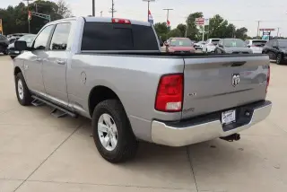 Ram 1500 Clásico 2020 4x4 SLT 4p. Cabina de Tripulación 6.3 pies de BAS Camioneta