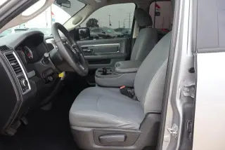 Ram 1500 Clásico 2020 4x4 SLT 4p. Cabina de Tripulación 6.3 pies de BAS Camioneta
