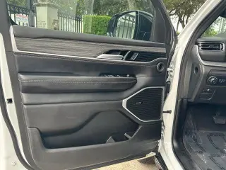 Jeep Wagoneer 2024 4x4 Serie II 4p SUV