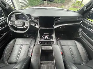 Jeep Wagoneer 2024 4x4 Serie II 4p SUV