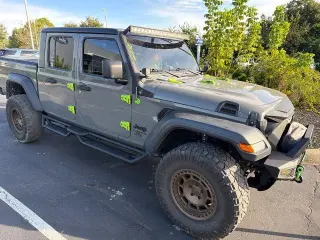 Jeep Gladiator 2020 4x4 Sport 4dr Crew Cab 5.0 ft. SB
