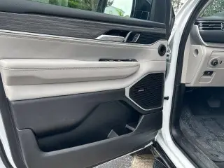 Jeep Wagoneer 2024 4x2 Serie II 4p SUV