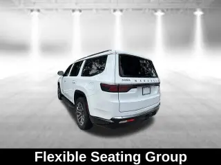 Jeep Wagoneer 2024 4x2 Serie II 4p SUV