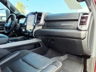 Ram 1500 2025 4x4 Laramie 4dr Crew Cab 5.6 ft. SB Pickup español