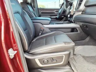 Ram 1500 2025 4x4 Laramie 4dr Crew Cab 5.6 ft. SB Pickup español