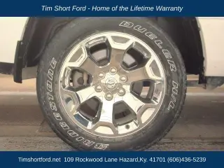 Ram 1500 2023 4x4 Big Horn Cabina Crew 4 puertas 5.6 pies de largueza SB Camioneta