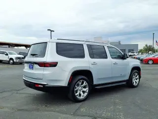 Jeep Wagoneer 2022 4x4 Serie II 4p SUV