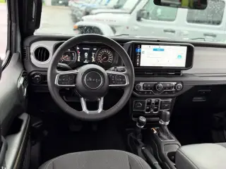 Jeep Wrangler 2024 4x4 Sahara 4p SUV