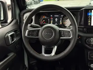 Jeep Wrangler 2024 4x4 Sahara 4p SUV