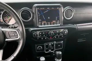 Jeep Wrangler Unlimited 2018 4x4 Sahara 4dr SUV (versión de mitad de año)