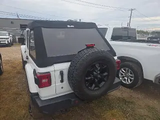 Jeep Wrangler Unlimited 2019 4x4 Sahara 4pu SUV
