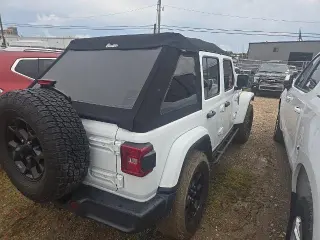 Jeep Wrangler Unlimited 2019 4x4 Sahara 4pu SUV